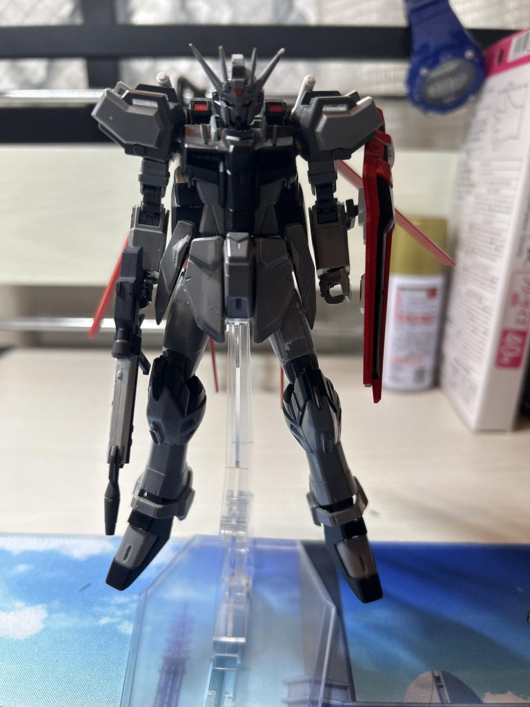 ミキシングには、パーフェクトストライクフリーダムとストライク、オプションパーツセットのエールストライカーを使っています(gundam-kao4)