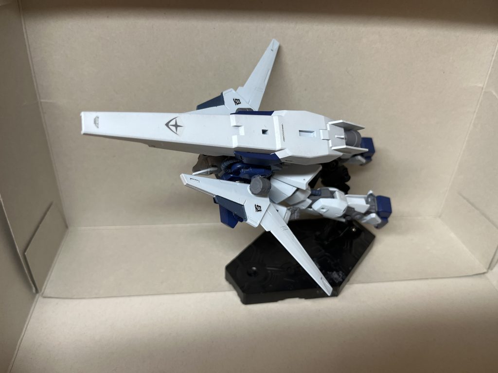 変形後（MA形態？）百式は非可変のモビルスーツだったので、寝そべり変形は不可避でしたが、個人的には満足のいく可変機処女作となりました。