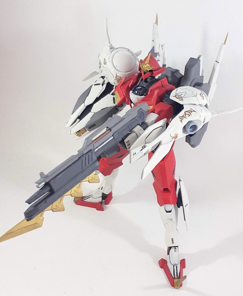 νガンダムのライフルにエグザビークルのブレードをベタ付けしました。