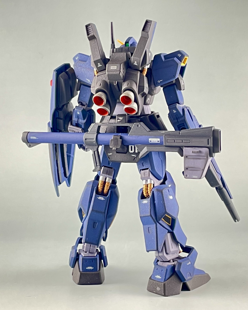 今回も合わせ目消し(やはりリバイブ版なので、ほとんど合わせ目がないw)とデカール貼り。あとは部分塗装とつや消しスプレーで仕上げています。【色分け】バーニア:水性ホビーカラー シルバー、ガンダムレッドシリンダー・動力パイプ:水性ホビーカラー シルバー、ゴールド部分塗装(黒い箇所):水性ホビーカラー ファントムグレー部分塗装(濃紺箇所):水性ホビーカラー ティターンズブルー2