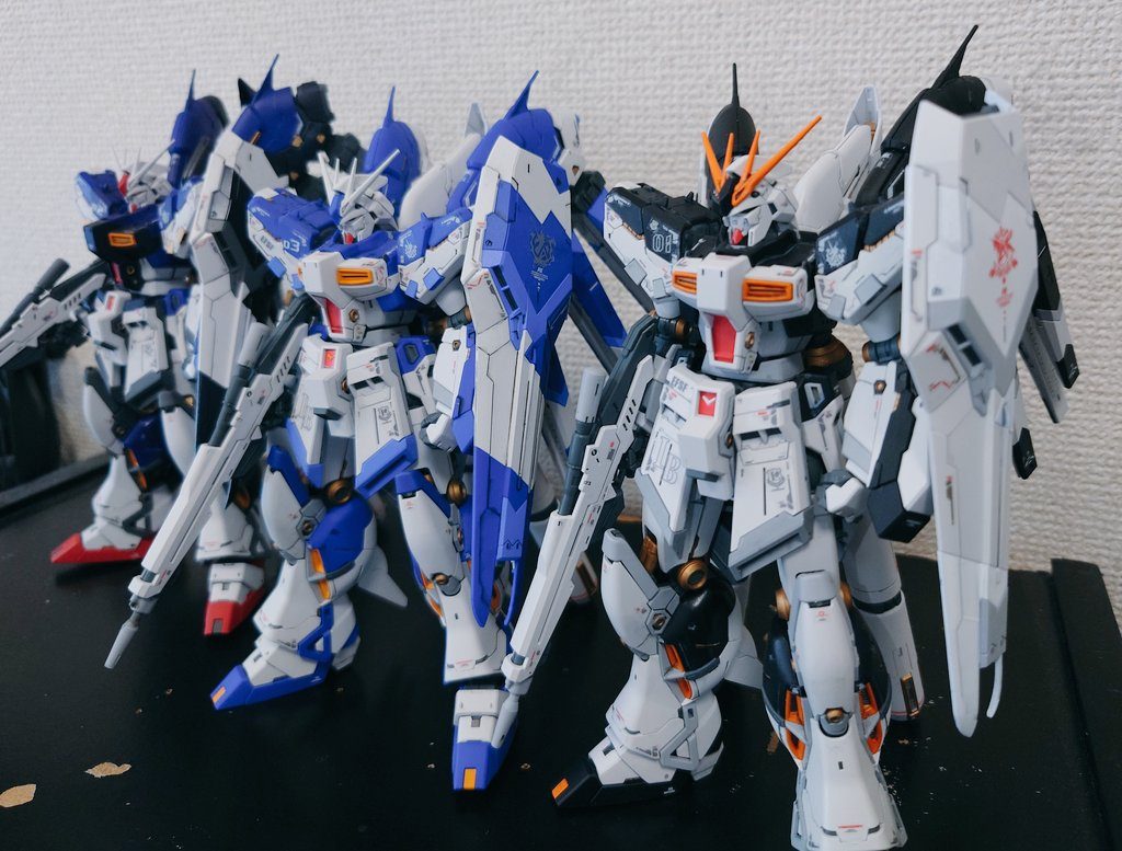 RG Hi-νガンダム隊