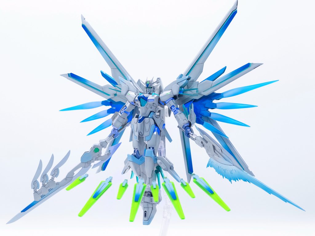 ウイングに搭載されたクリスタルドラグーンによるオールレンジ攻撃も可能。 