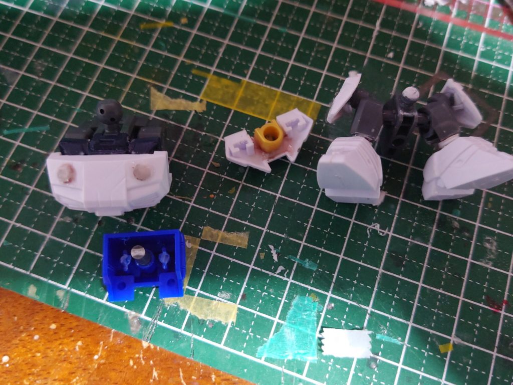 胴体と腰こちらは烈光とほぼ同じ改造です今回は胸がちょっと厚くなりすぎたので今後はちょっと見直しが必要かもしれませんね