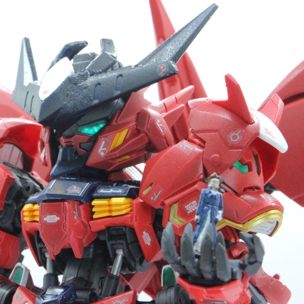 MGアメイジングエクシア付属のフィギュアで、筆塗装してみました。