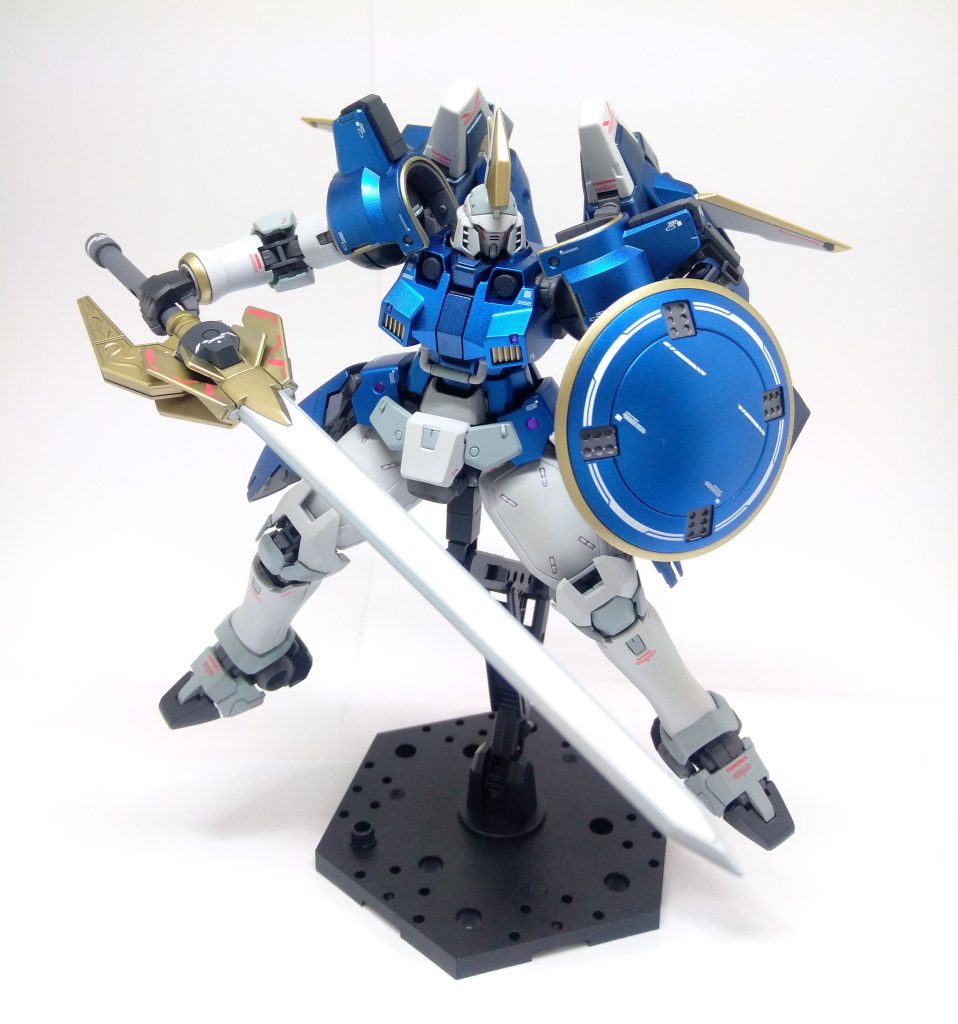 デカールはトールギスⅡ標準添付のものはショボいのでVガンダムVer.ka用など使用しました。発売当初ストックしていたデカールですが、ひび割れ・粉砕などほぼ発生せずにすみました。盾の白ラインのみⅡのデカールを使用しています。