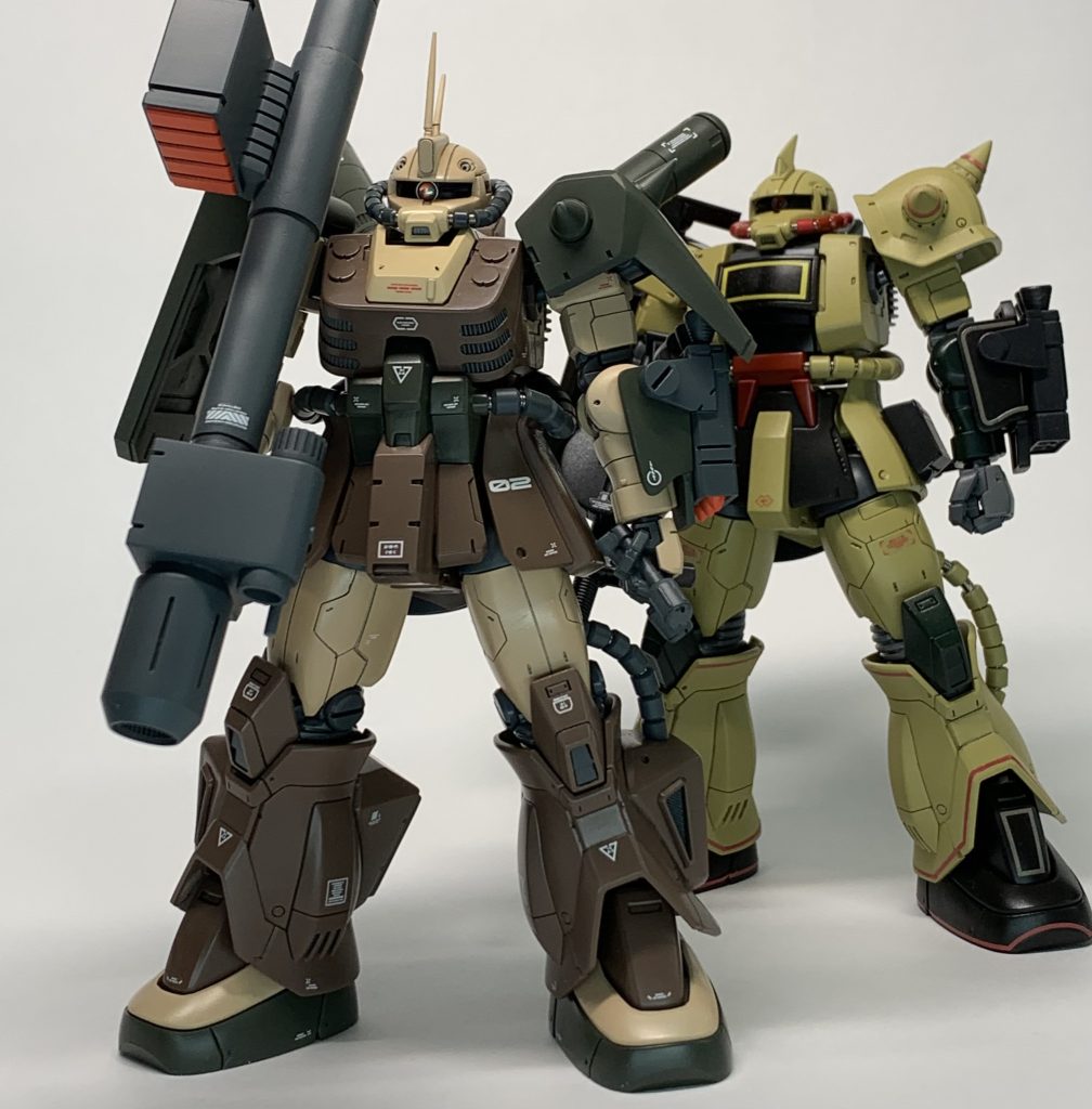 ザクデザートタイプとパシャリ。一応ガンダムUCep4の冒頭に1カット出演していたらしいので、カウントしてもいいでしょう。