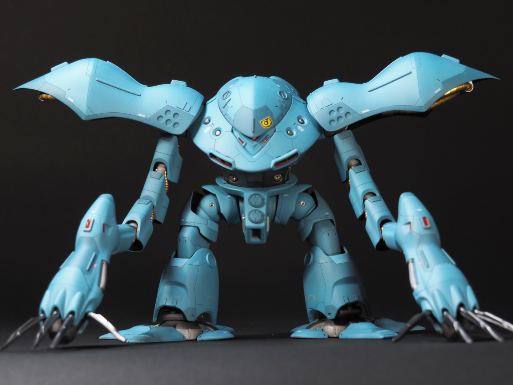 基本的には、全塗装、スジ彫り、プラ板工作、メタルパーツとレッドチップ貼り付けです。大したことはやっていないのに、時間だけはかかっています。