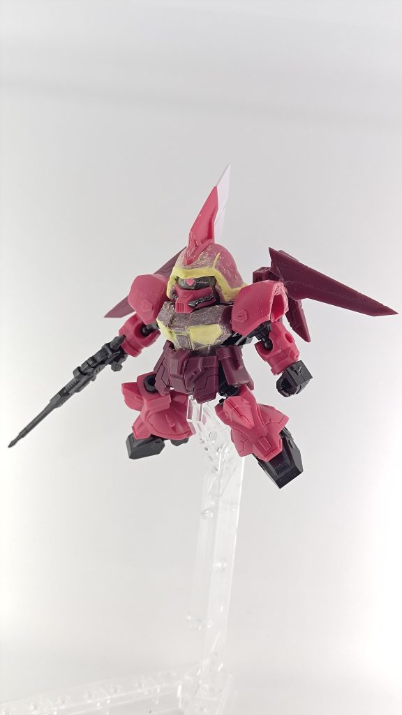 塗装前の全身。色はガンダムマーカーで塗りました。また形を変えている箇所は頭部、胸部、肩、バックパックです。