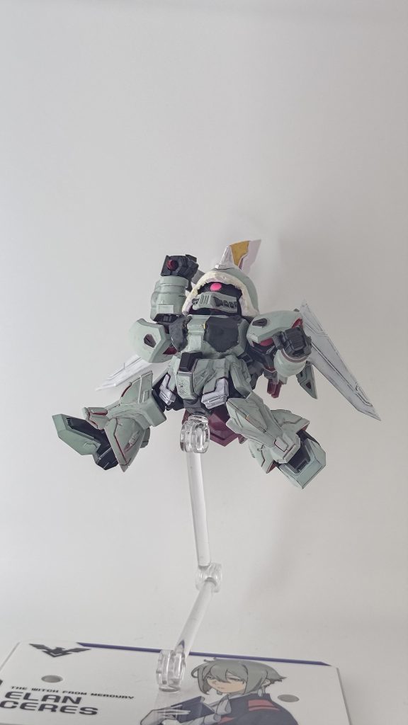 飛びかかり。重斬刀はプラ板を切り出して色を塗ってるだけのハリボテです。