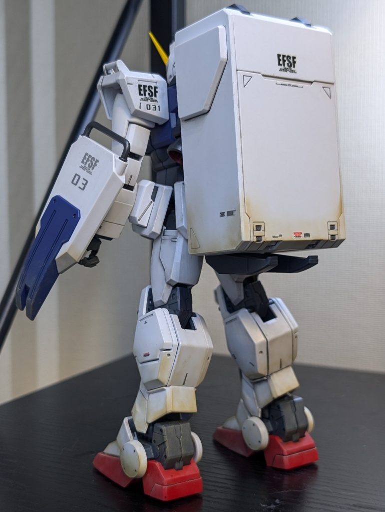 特徴的なウェポンコンテナ、いいですよね!!!ロマンすぎる下部アームの保持が緩いのが残念ポイントですね...樹脂系パーツなので仕方ないんですかね...