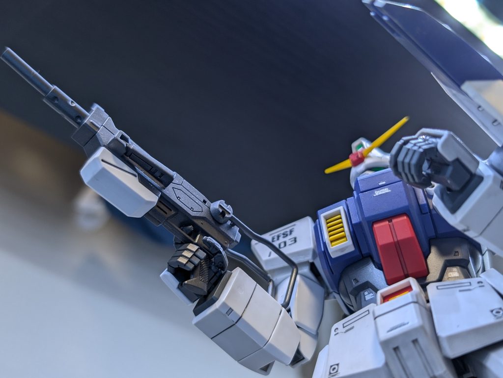 08小隊といえば輝き撃ちが有名ですが、個人的にはOPの100ミリマシンガン連射シーンが好きポイント地上兵と比べたときMSの兵器としての大きさが際立っていていいんですよね一見弱そうな100ミリマシンガンも地上兵目線では驚異的な威力でしか無い感があってなんというか......すこ初めての投稿なので勝手がわからず、こういう写真でよかったのかな?と少し不安ですが好きポイントが伝わっていればうれしいです!陸戦型ガンダムはいいぞ、すこれ