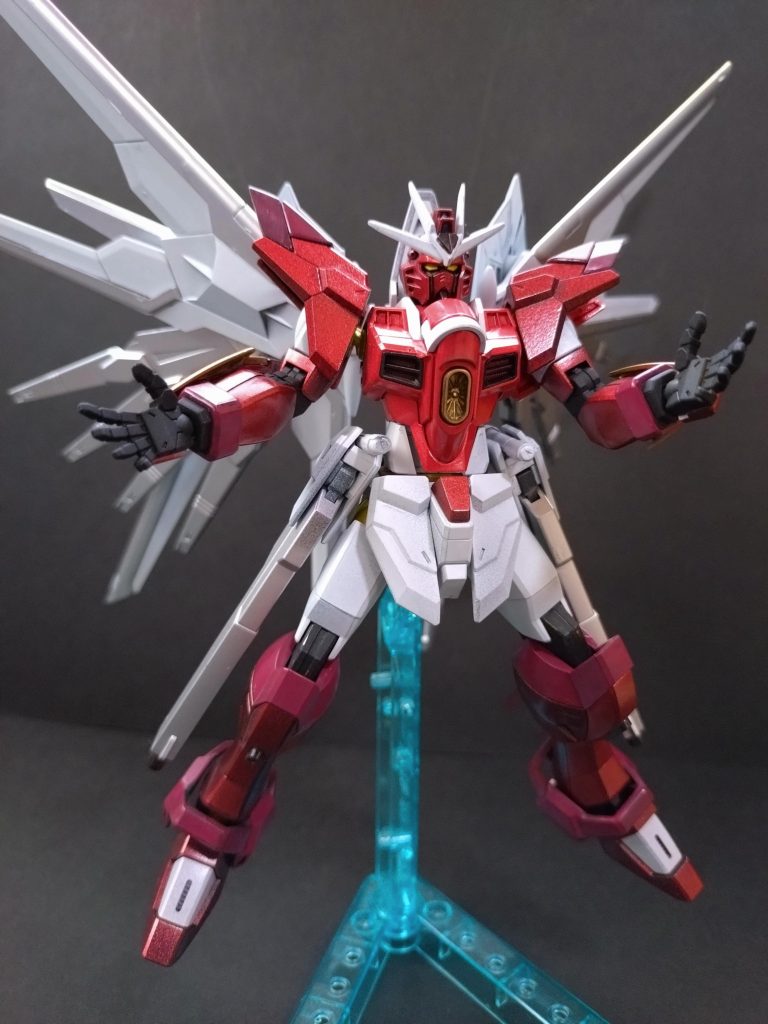 カラーリングは、メタレッド、MSホワイト、シルバー、シャアレッドを使用しています。