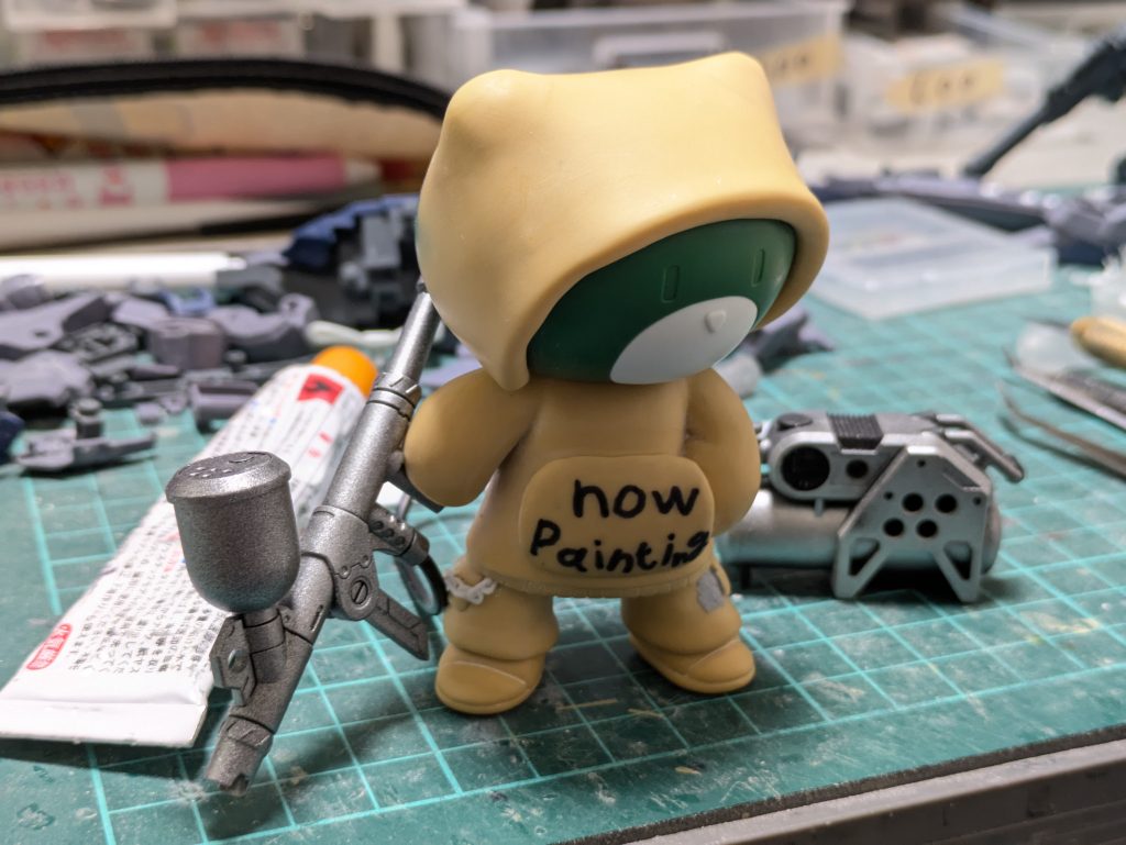 こちらが塗装前顔以外はほぼほぼパテまみれ( *´艸`)