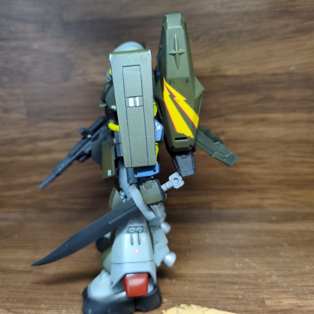 デカールにハセガワ1/72雷電のものをワンポイントで使ってみました。ここが一番のお気に入りポイントです。いいアクセントになっているのではないでしょうか！