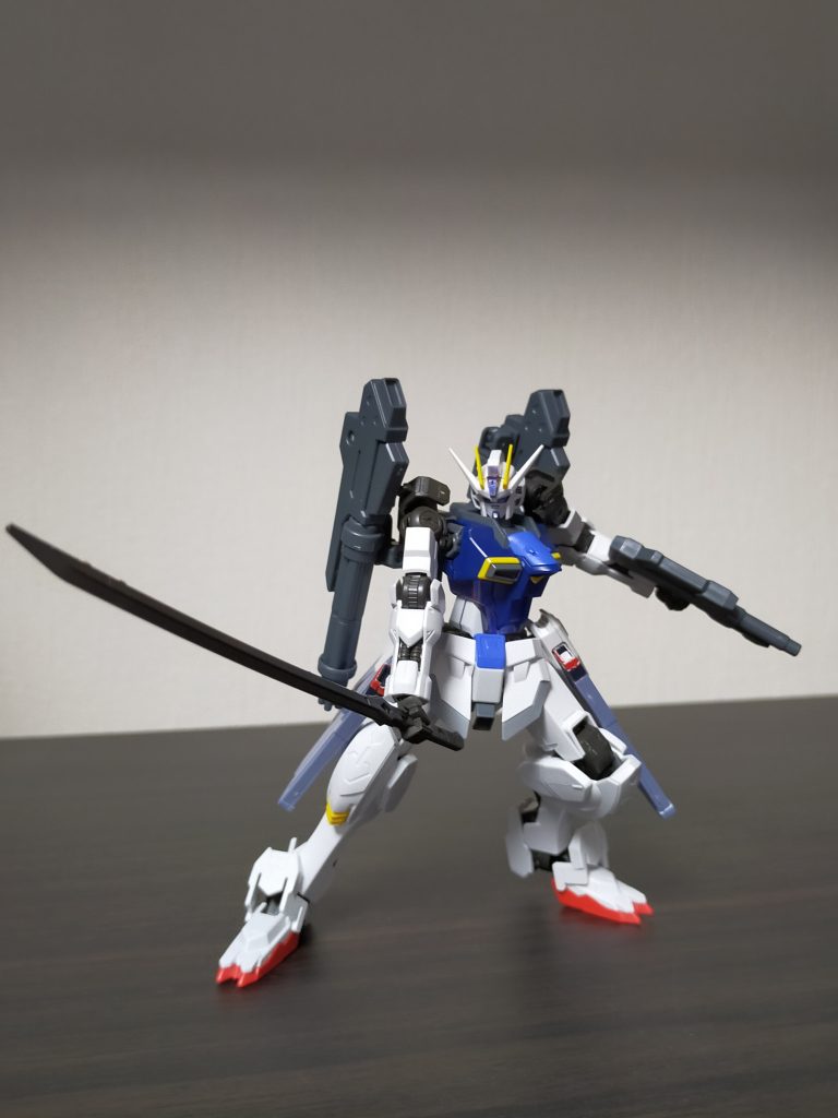 武装は50mm口径マシンガン改、2連ガトリングガン、腰部レールガン、25mm近接防御機関砲、太刀。要塞都市オルタナのガンダムはビーム耐性があるため、実体武器が多い。という感じです。次回は底辺君の「ガンダムファラクト」です。 ご覧いただきありがとうございました!