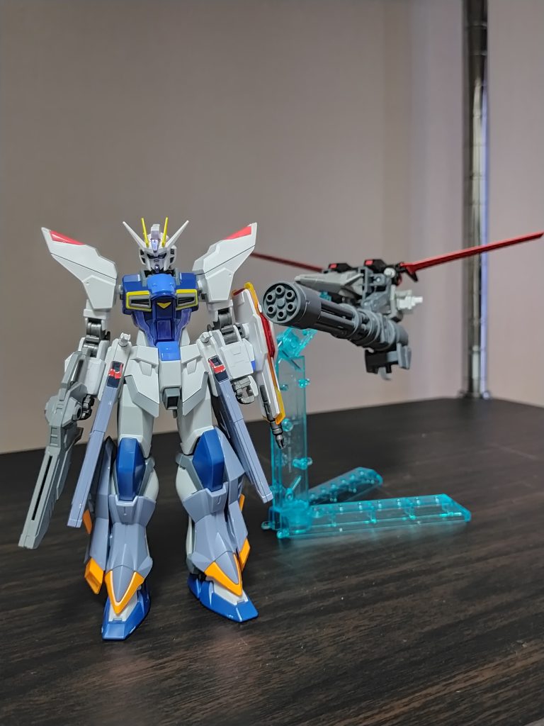 大型ガトリングは対オルタナティブガンダム戦用のリベルタスガンダムの装備の一つだったが、この戦いで使用されることはなかった。バックパックは、写真の様に合体させることで、戦闘機形態にすることができる。