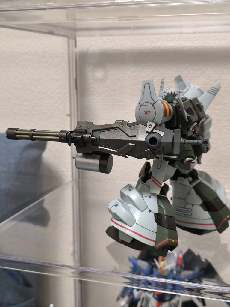 シールドバルカン?って言うのかな?この武器はデカいし迫力があってかっこいい!筆で塗り分けしてみました。