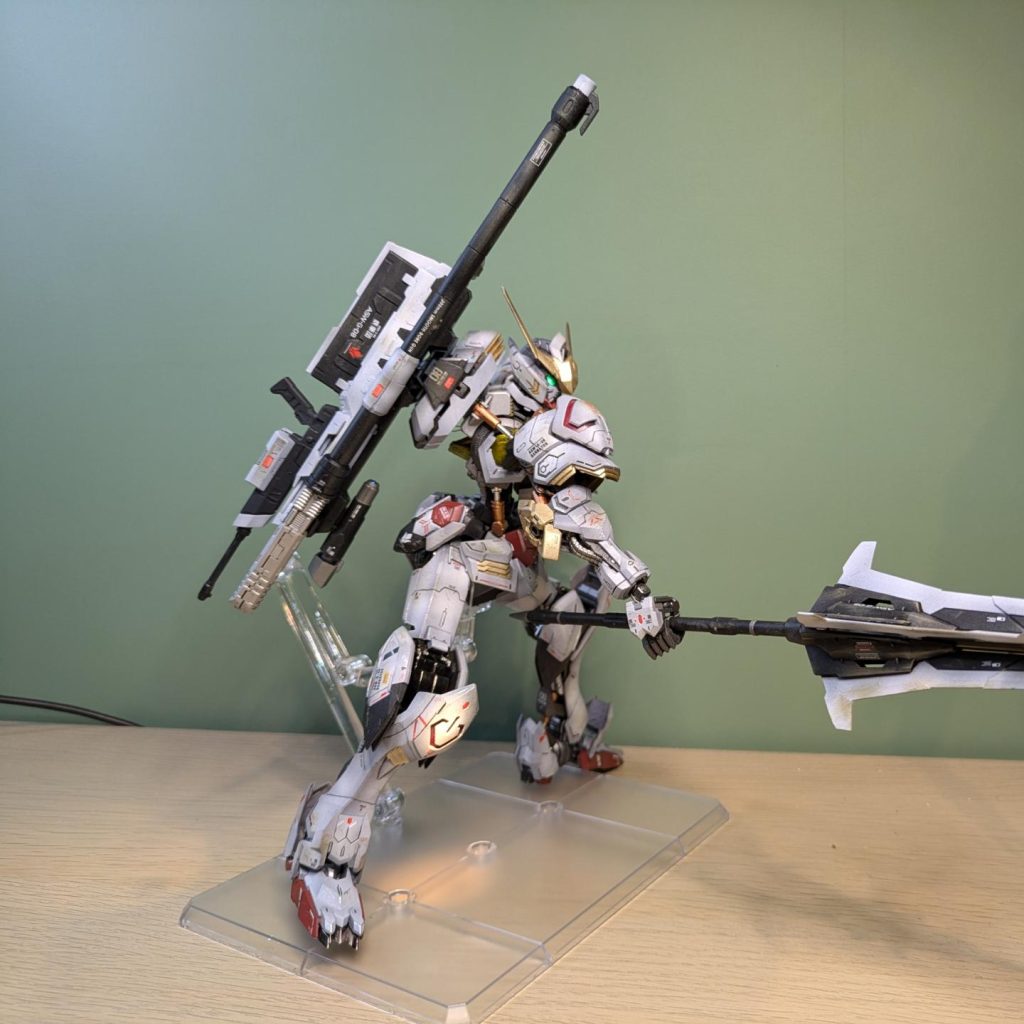 デカールをかなり使ったのでデカールだけで4時間くらいかかりました(汗)