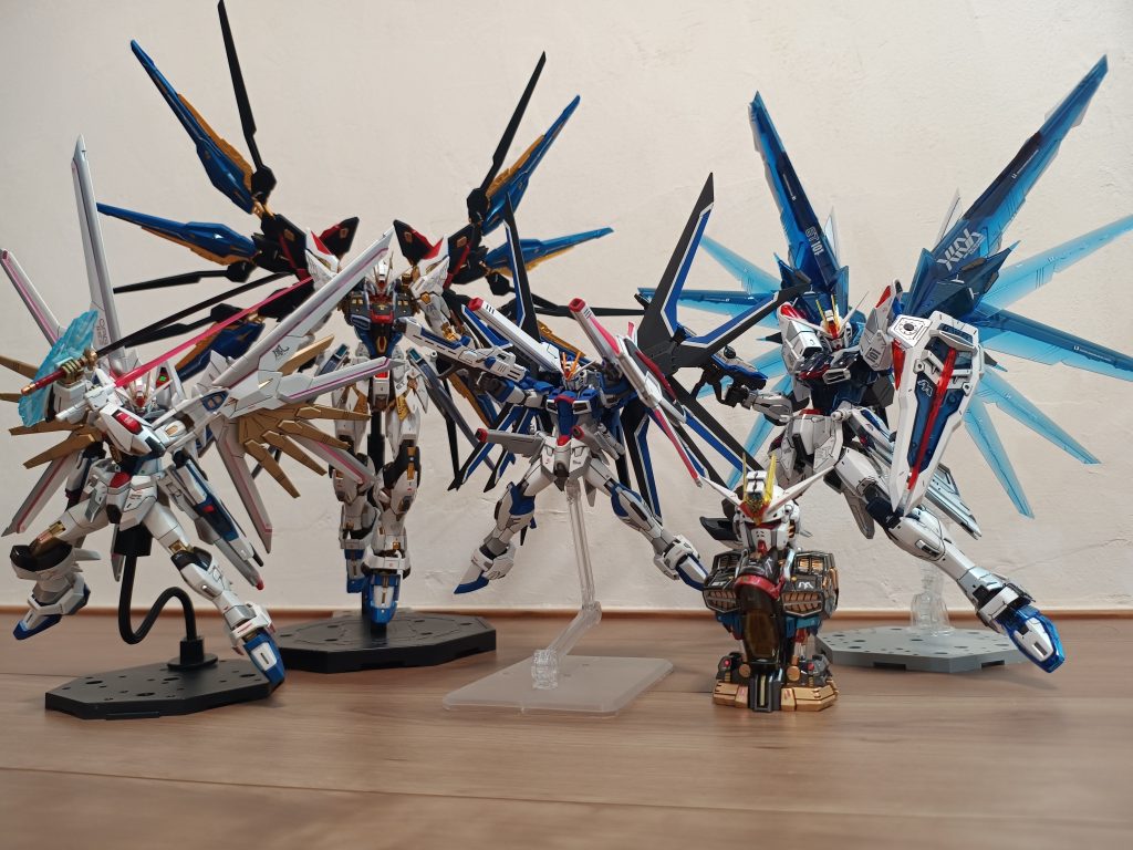 フリーダムの集合写真全部揃った！ MG　フリーダムガンダム　Ver.2.0MGEX　ストライクフリーダムガンダムHG　ライジングフリーダムガンダムメカニカルバスト　ストライクフリーダムガンダム弐式HG　マイティストライクフリーダムガンダム 