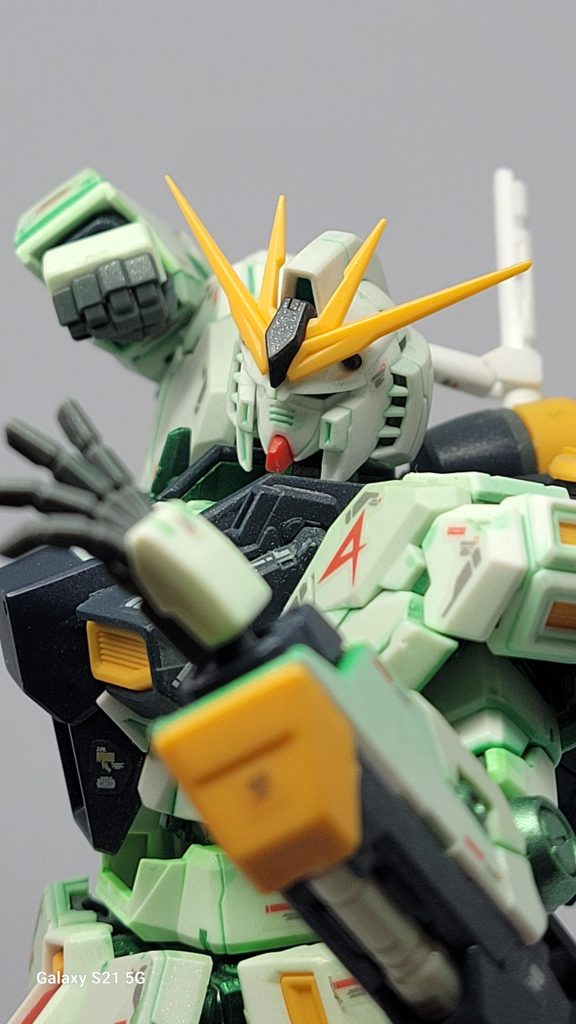 νガンダムは、伊達じゃあないんだからね!(ツンデ·レイ)