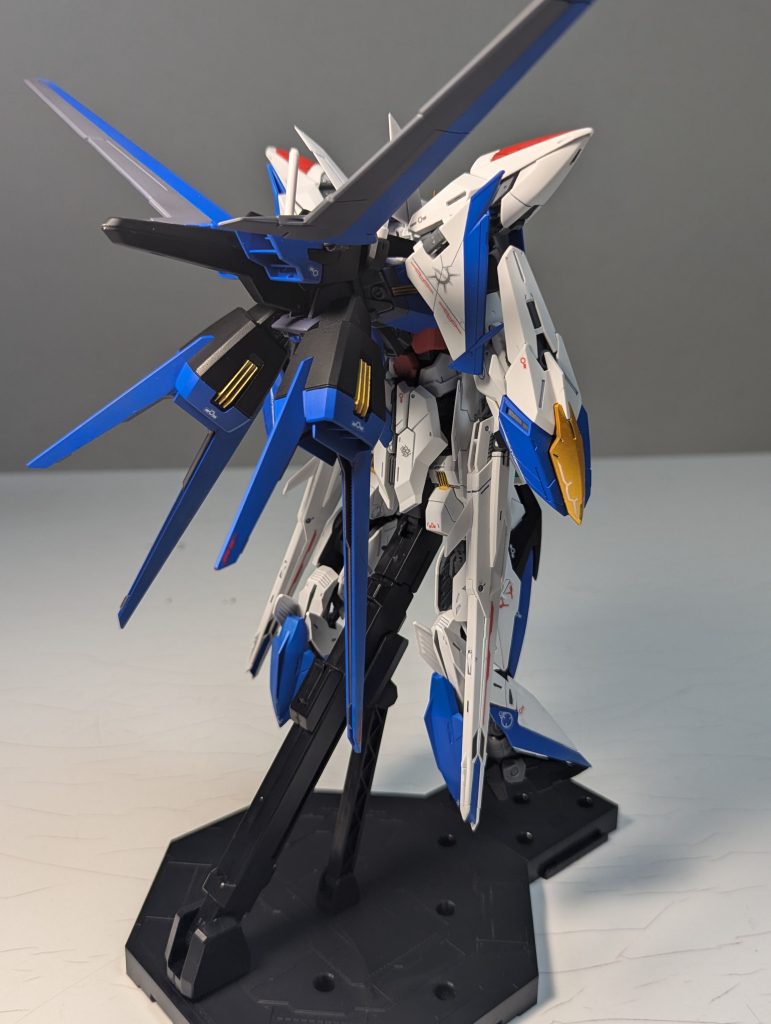 各種バックパックを装備可能。遊べる機体ですな