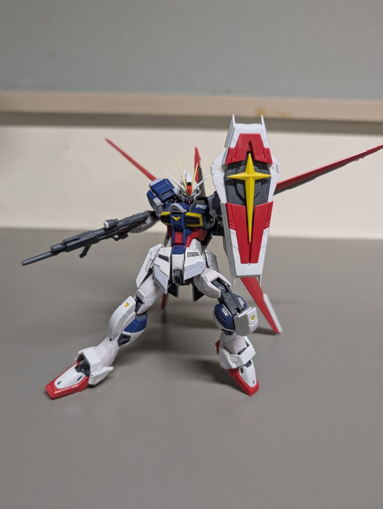 実家に積んでたのを寮で組んだので手元にスタンドないんですよね…バックパックと足で四点で立ってくれるから助かる…