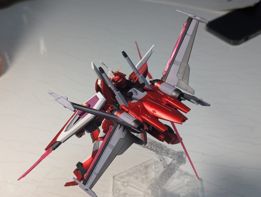 Ｘウイングのカラーは最後まで悩みましたが、同一系の色で塗りました。少しは一体感が出たのでは？