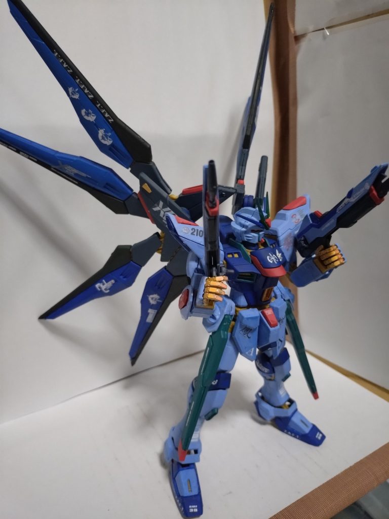 ストライクフリーダムガンダムは、前に投稿した、レッドやグリーンバージョンのブルーバージョンです（笑）