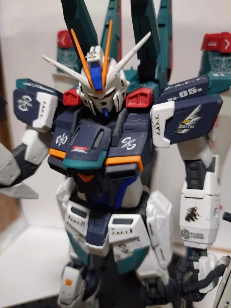 ブラストインパルス、基本的に原作に忠実？に再現して、所々だけ色を変えて全塗装です。デカールは、好きなデザインを好きな場所に貼りました。　