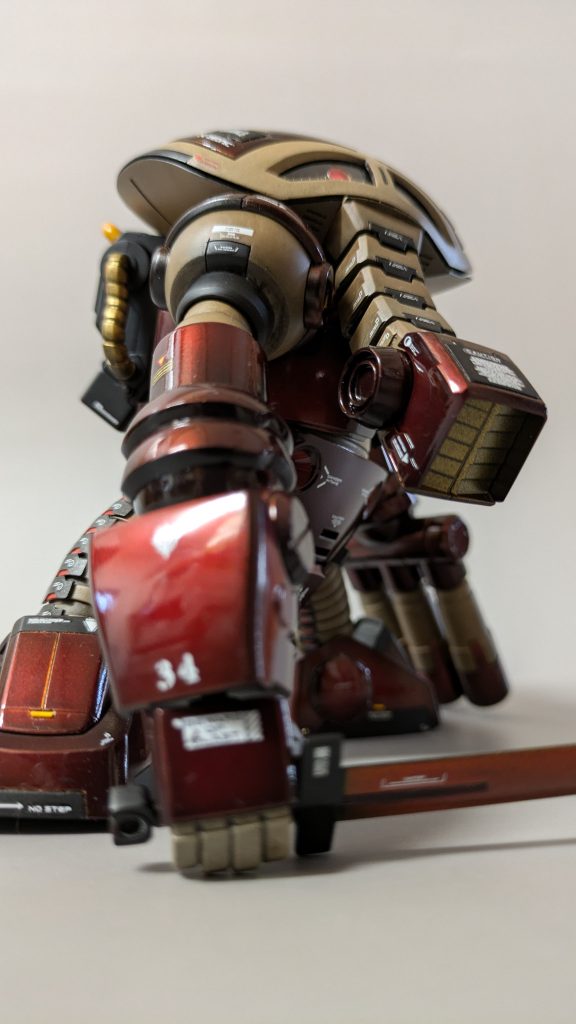 ローアングルから改修箇所はガンタンク様から腕を移植し延長胴を2mm延長して動きやすくしました。各所スジボリと塗り分け、デカールで単調にならないようにしました