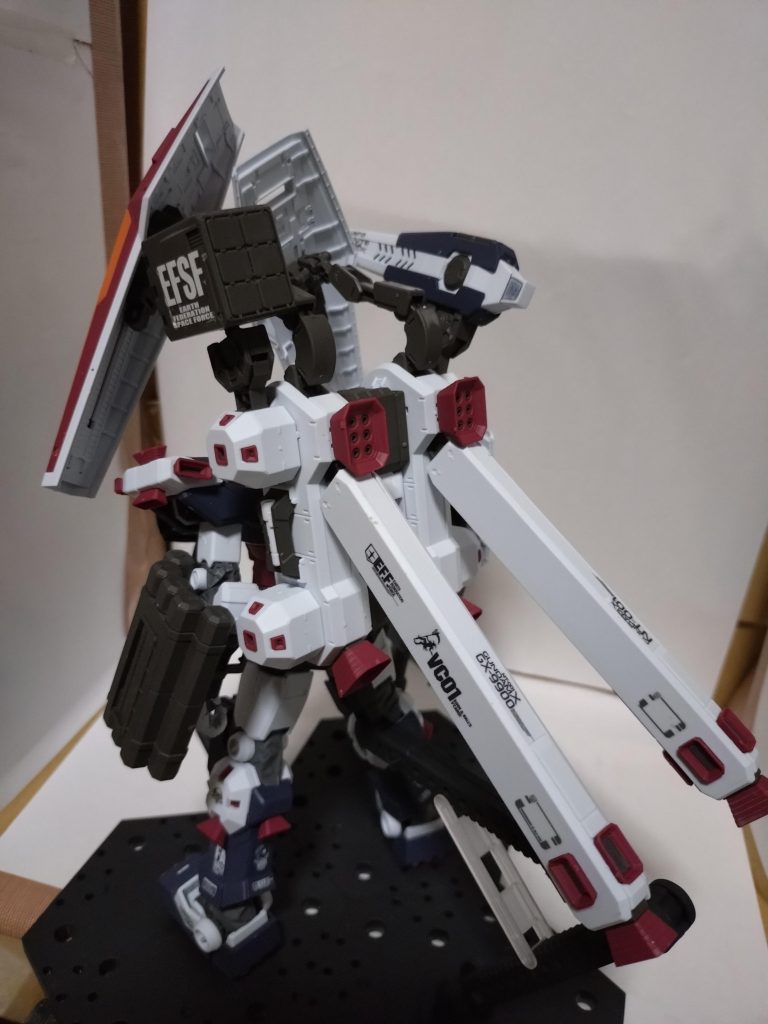 サンダーボルトもボリュームあるので、撮影は素立ちです（笑）