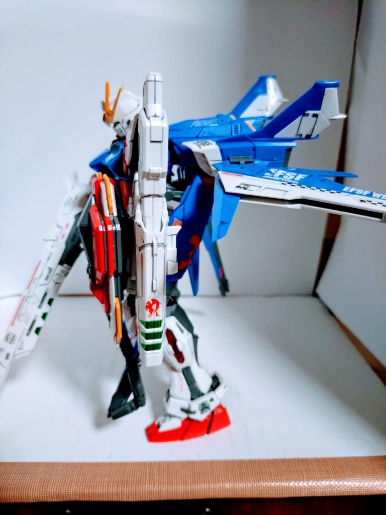 今回は、あまり塗装には手をつけず、原作通りに。