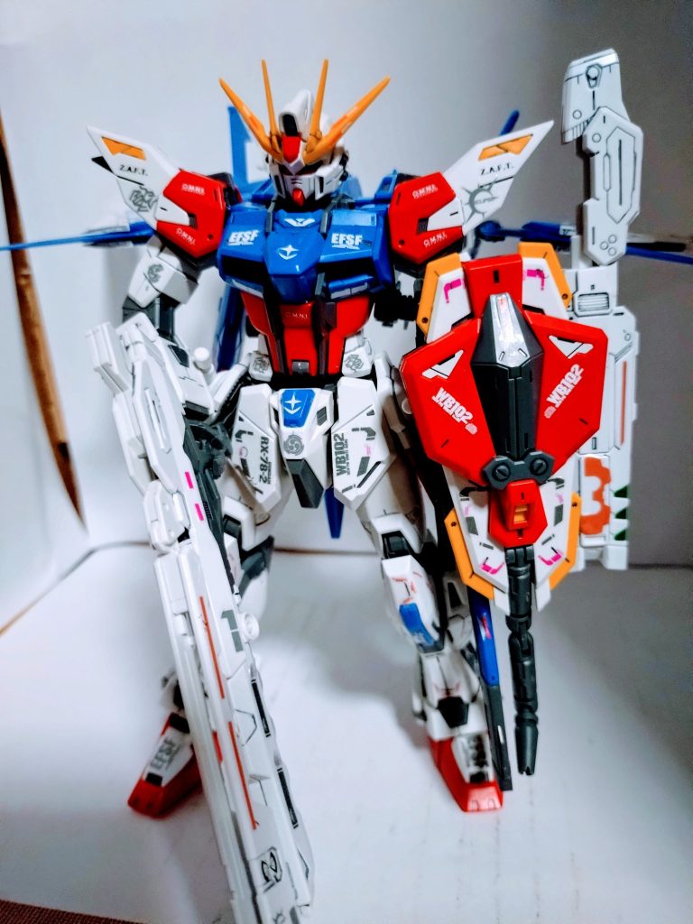 ライフルやシールドが何気にカッコいいと思い、デカールで自分なりに仕上げてみました。 最後まで見て頂いて、ありがとうございました＼(^o^)／