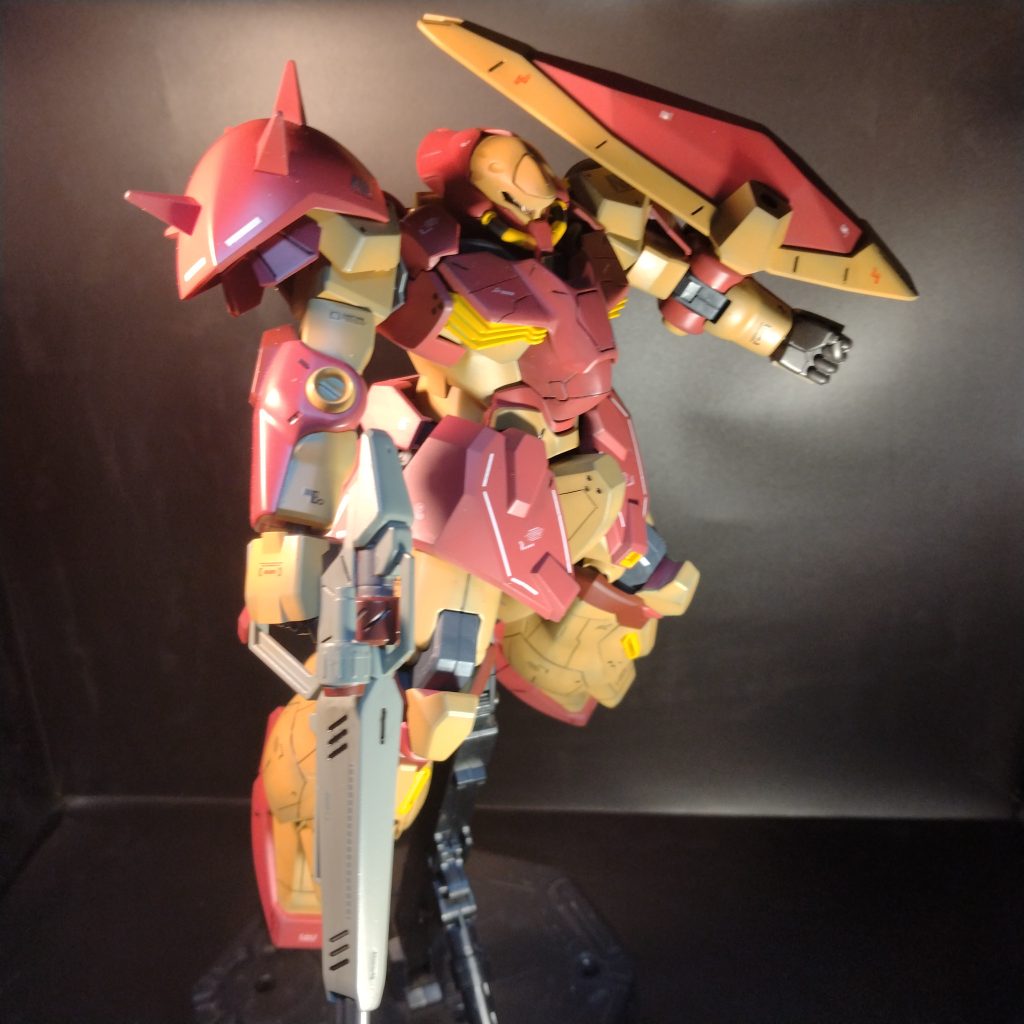 スジ彫りちょい入れです！モノアイは変えてます！