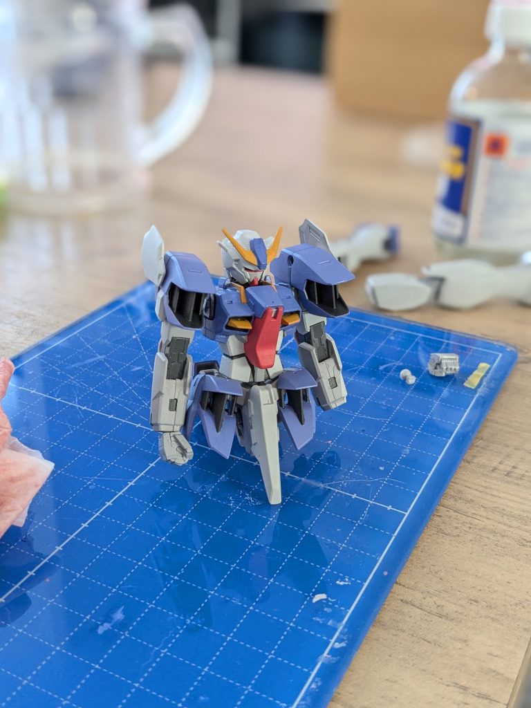 塗装は筆塗りしてます。粗が目立つけど気にしなーい！笑