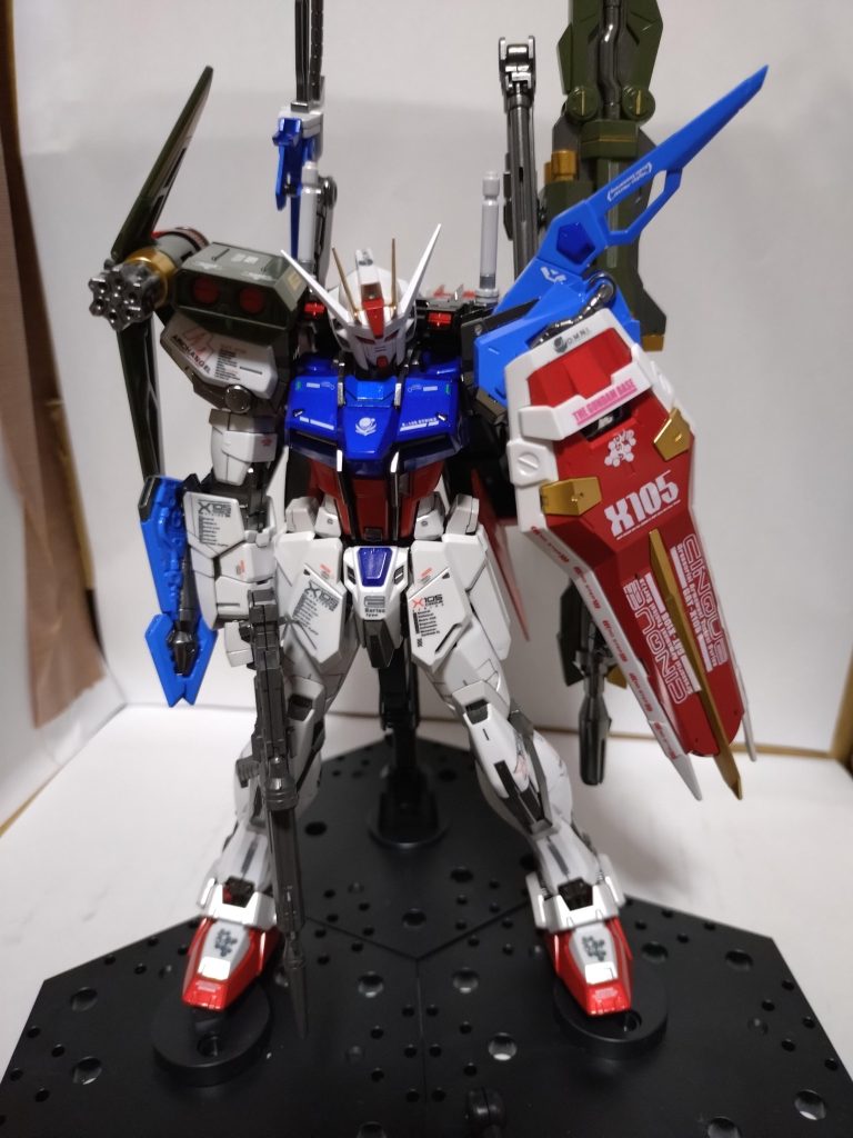 ボリューム感ある、ストライクガンダムですね。 