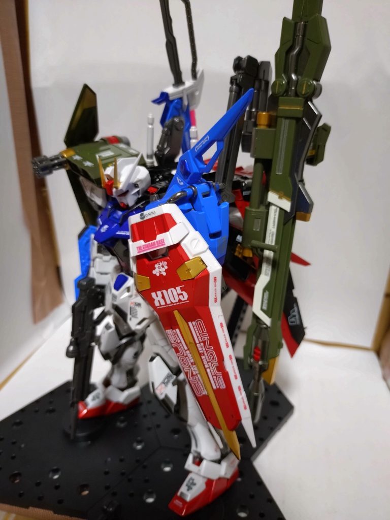 バッグパックがハンパないボリュームなので、アクションベースに取り付けないと、自立しませんでした。最後まで見て頂いて、ありがとうございました＼(^o^)／