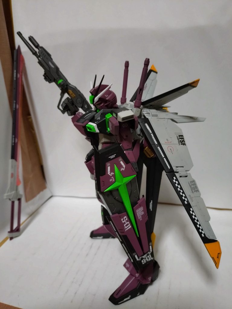 今回は、細かい部分にもこだわり、塗り分けてみました。