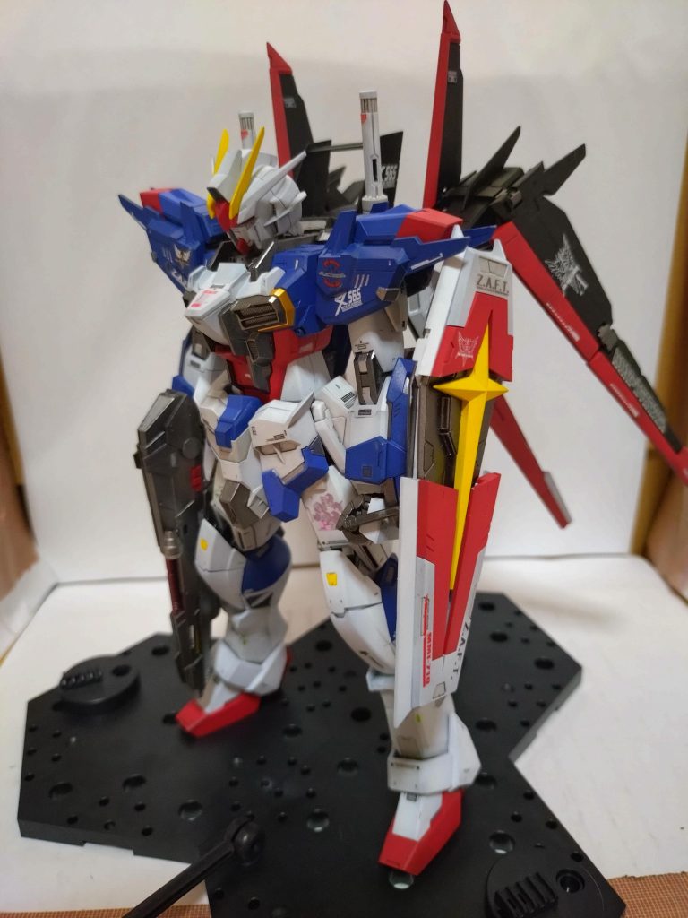 細かい部分も塗装して、自分なりに構想してみました。