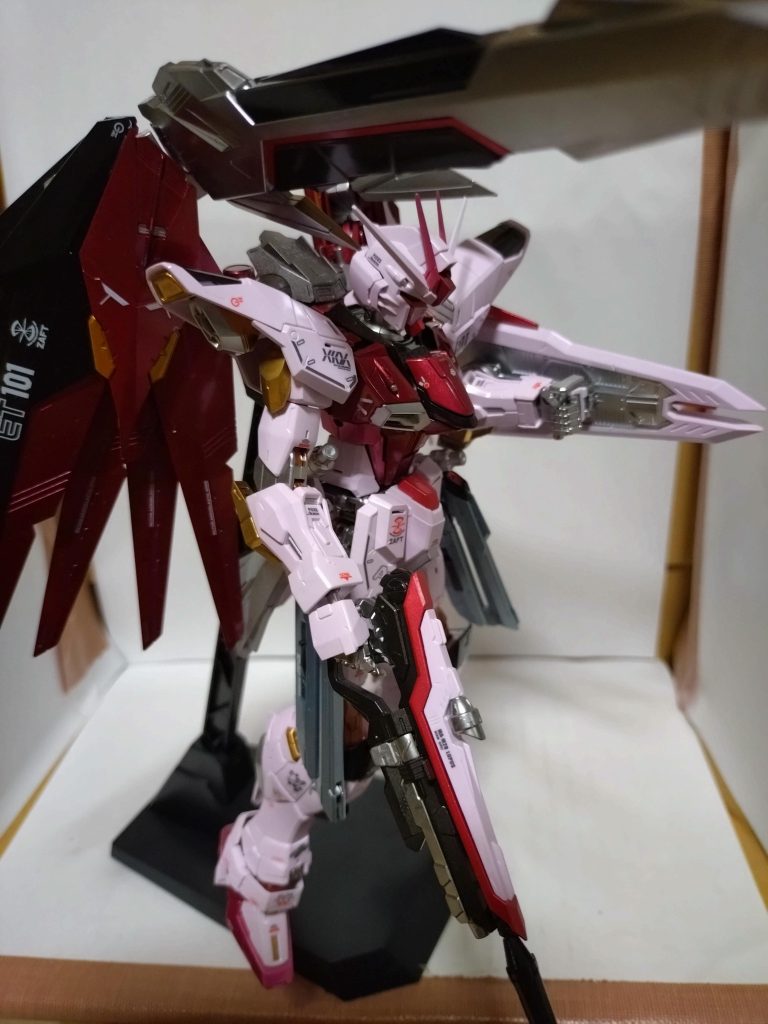 重ね重ね、自分だけのオリジナルガンダムを作れるのは、楽しいですね。