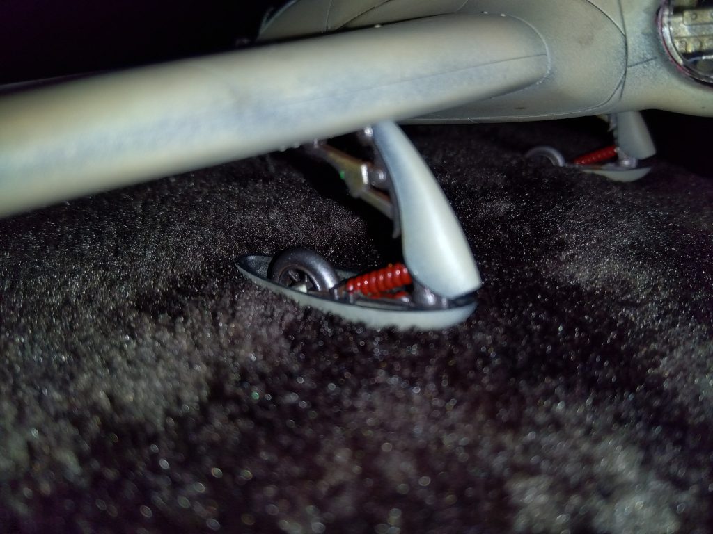 ここの赤色もメカメカしくてお気に入りポイントです。