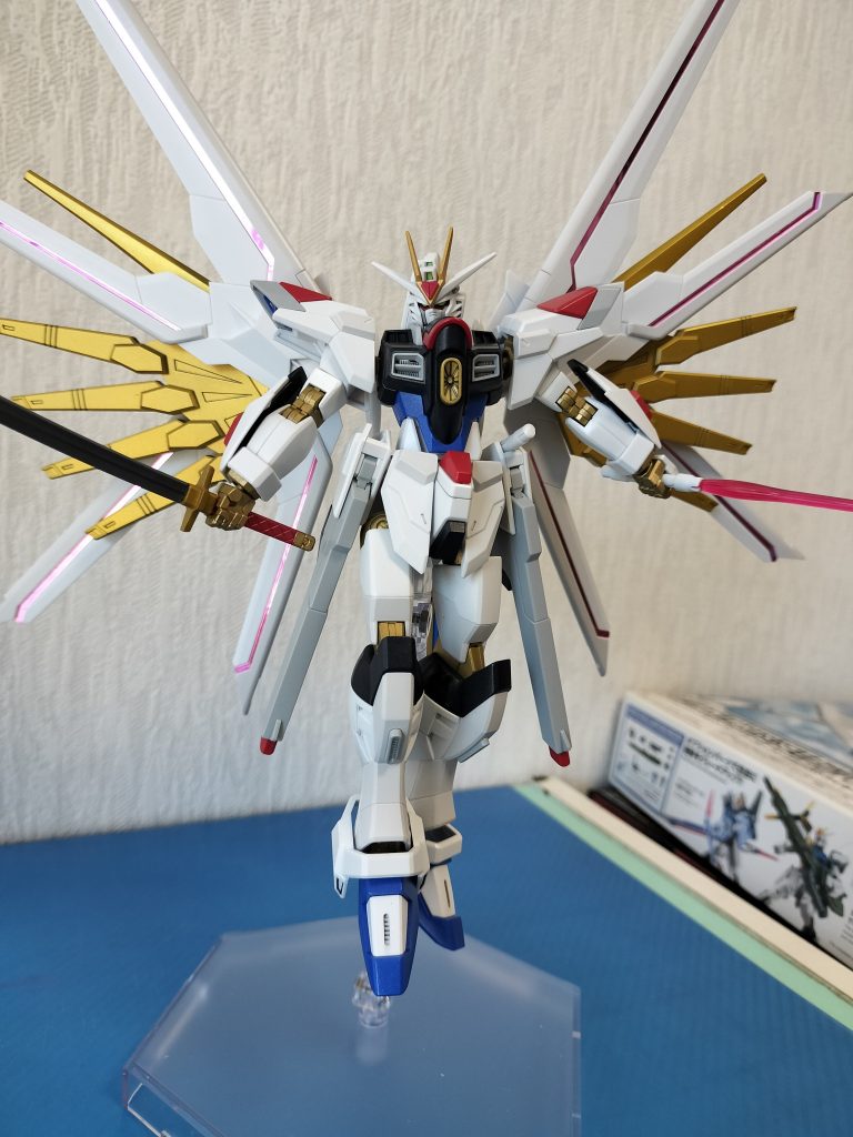 箱絵のマネのつもりちょっとだけ腕延長