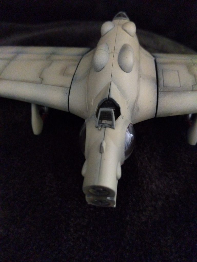 クリアパーツのマスキングは骨が折れました。