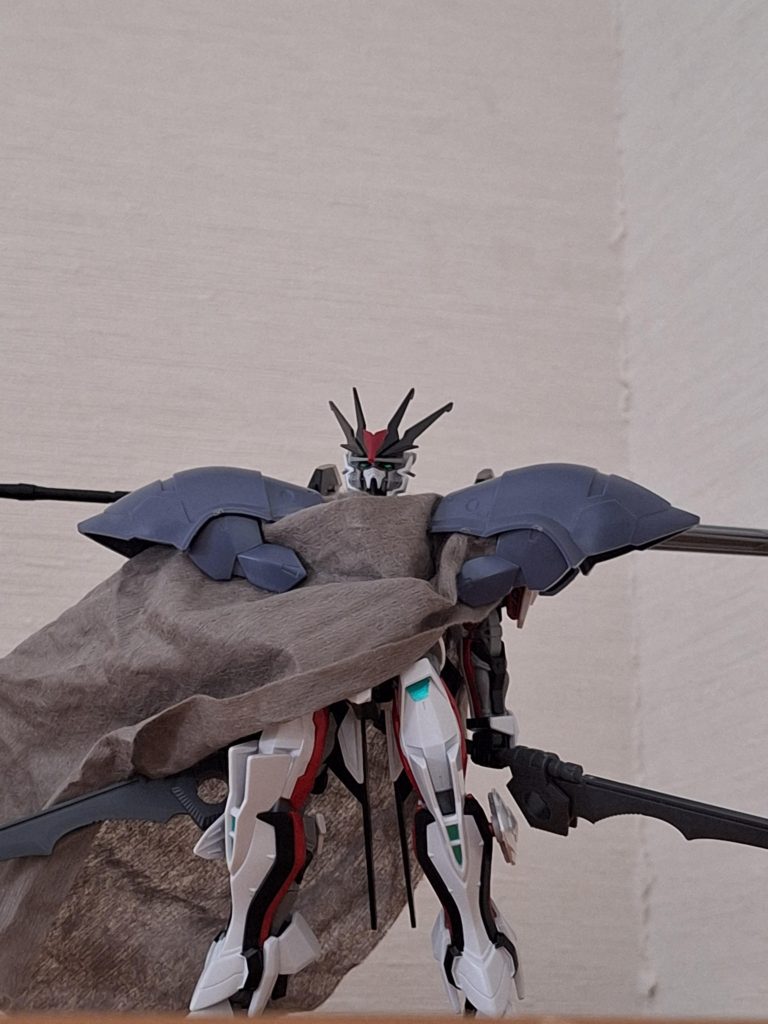 　トリケロス改とビームライフルショーティー×２は、なんか違う感じがして、外しました。別の機体に持たせようと思います。