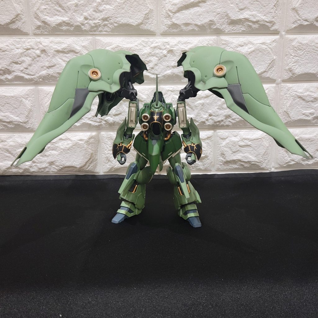 キット自体はユニコーン放映当時に入手して素組してたものです。スタークジェガンとの一騎討ちや、複数のリゼルやジェガンを圧倒して無双する姿に惚れました。今回は初のエングレーブ塗装に挑戦部分塗装とウェザリングで使用感を出したつもりです