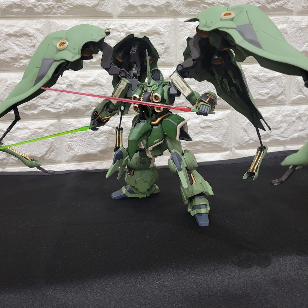 まとわりつくな、重いんだ!