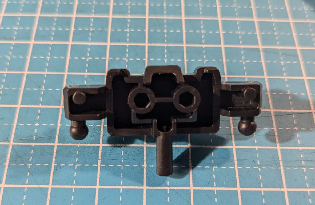 ライジングフリーダムやイモータルジャスティスの変形用のフレームですが、組み換えなしで変形出来るようにすると余るので有効利用します