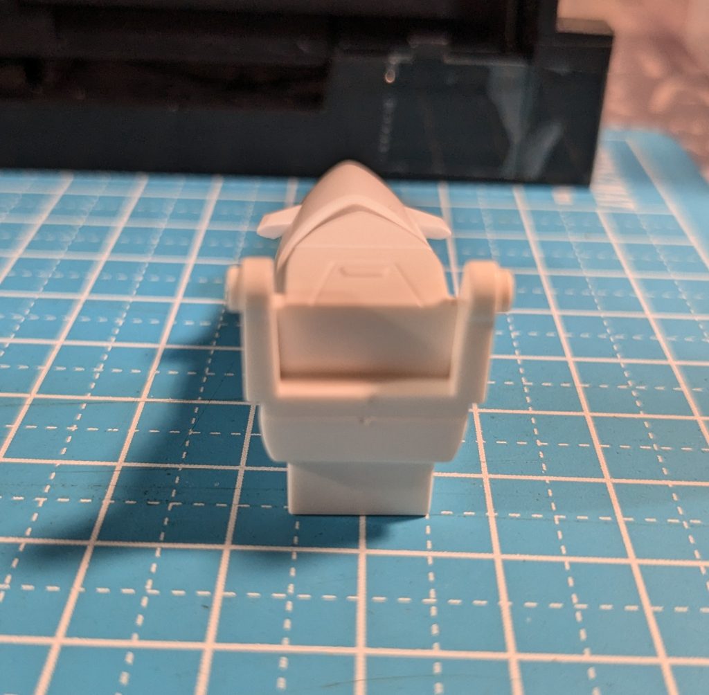 EXパーツを分解し、首ジョイントが当たる部分を削ります