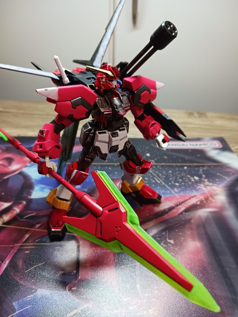 本機は、僕のYouTube、ガンプラ好きライトのチャンネルの主人公側のキャラクターである。武装は、遠距離戦と近距離戦どっちも得意。特にビームナギナタを使う戦いが得意。