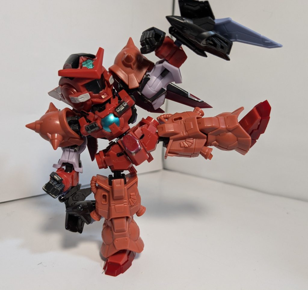 蹴りポーズも出来ます